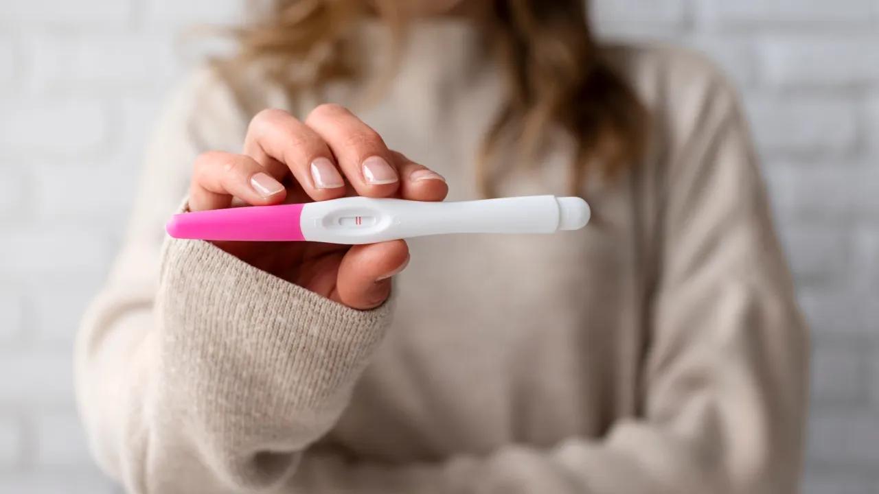 مهم‌ترین علائم بارداری در ماه اول چیست؟