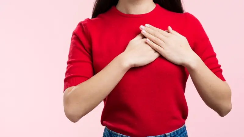 همه چیز درباره علائم، انواع و خطرات کیست سینه