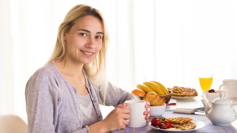 بهترین صبحانه برای کم‌خونی چیست؟ ۱۰ صبحانه مقوی برای کم خونی