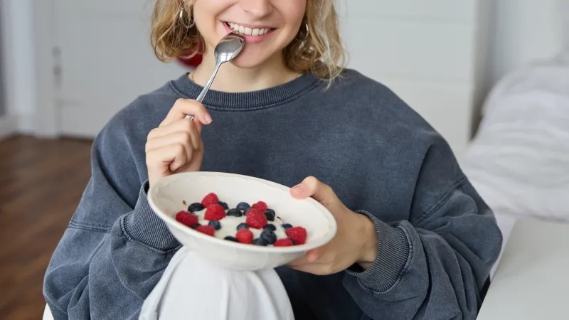 برای تنبلی تخمدان چه بخوریم؟ میوه‌های مفید برای تنبلی تخمدان