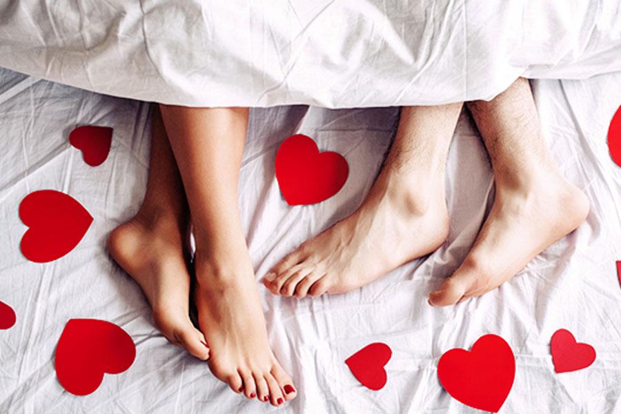 7 پوزیشن اولین رابطه جنسی و راهکارهای کاهش درد و خونریزی