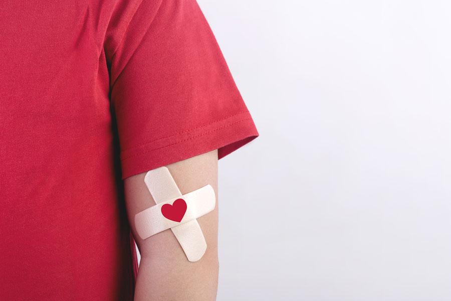 اهدای خون چه مزایایی دارد و چگونه انجام می‌شود؟