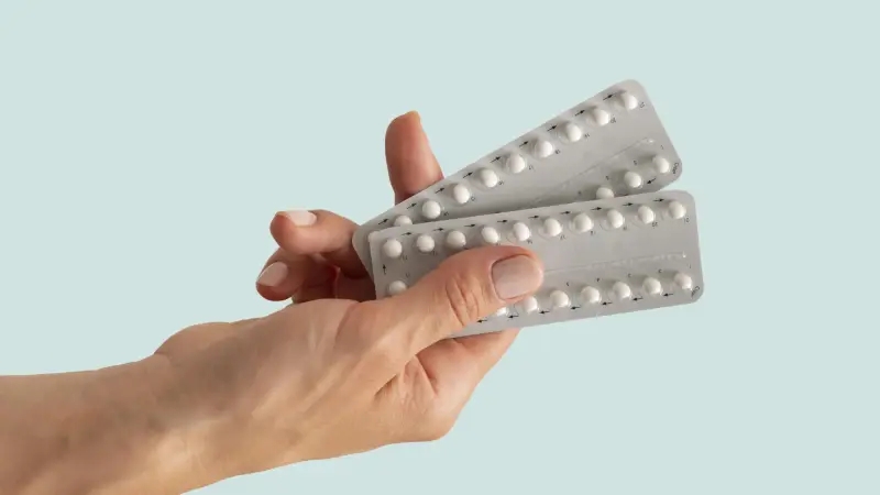 انواع قرص ضد بارداری؛ از نحوه مصرف تا عوارض و تاثیر بر پریود