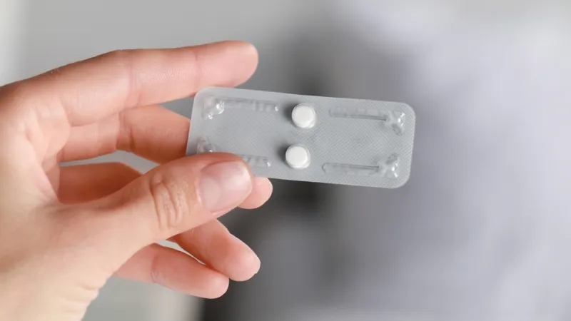 از کجا بفهمیم قرص اورژانسی اثر کرده؟عوارض قرص اورژانسی چیست؟