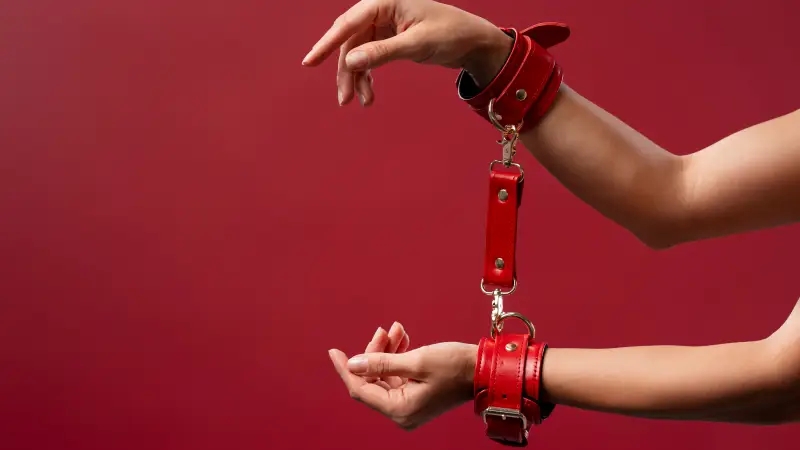 فانتزی جنسی چیست؟ آشنایی با انواع فانتزی سکسی