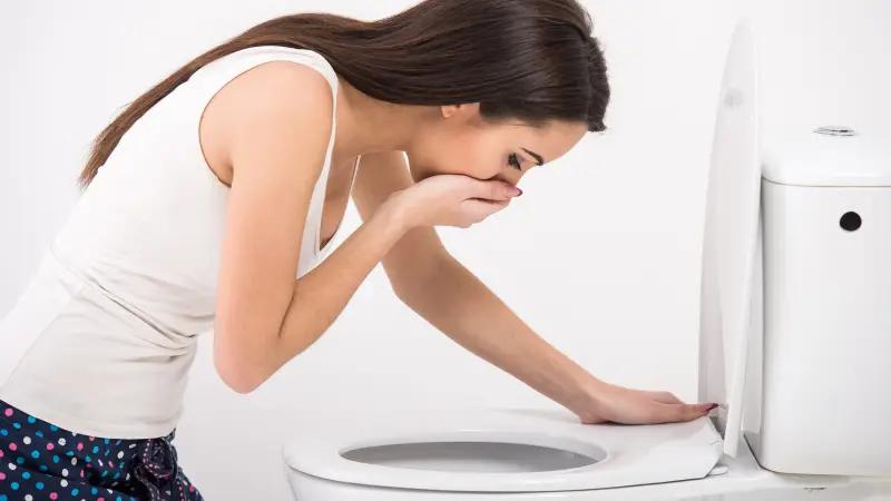 حالت تهوع در پریودی