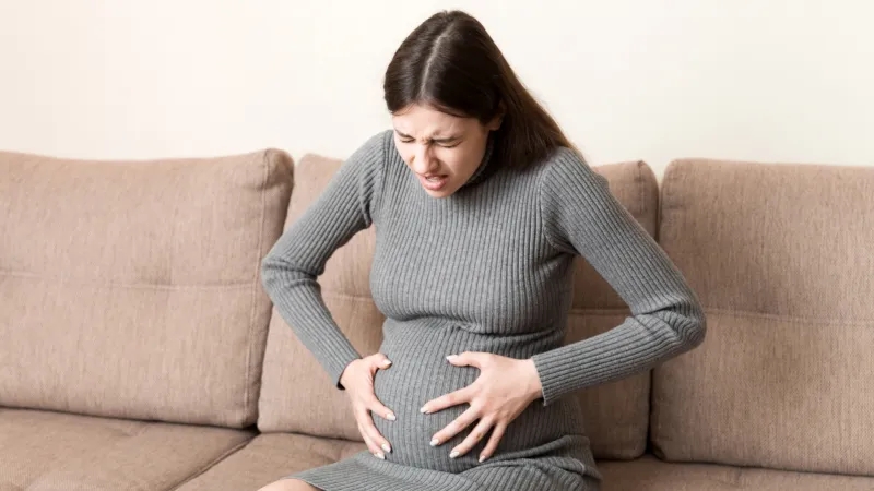 هماتوم در بارداری چیست؟ عکس و علائم دفع هماتوم در بارداری